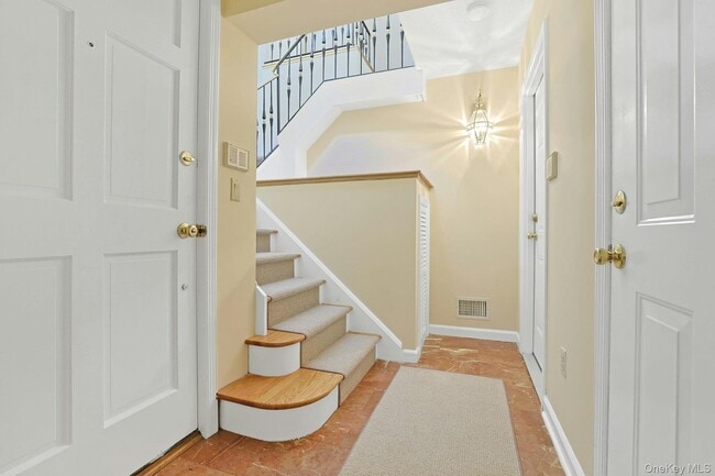 Foto del edificio - 99 New Hempstead Rd