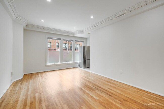 Foto del edificio - 560 O'Farrell St