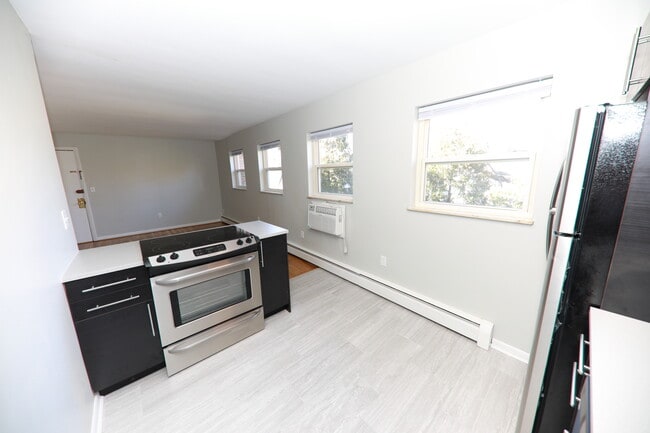Building Photo - 4118 Eileen Dr