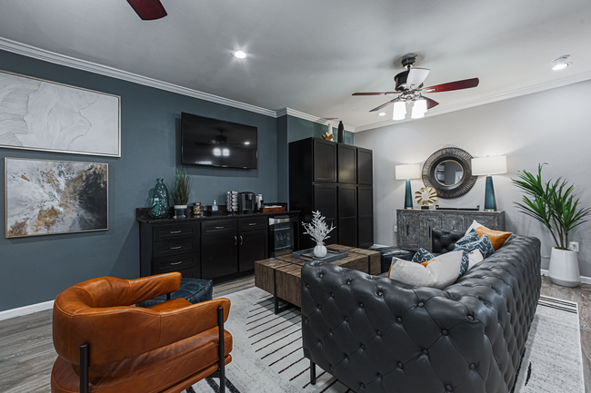 Foto del edificio - 4707 Pin Oak Park