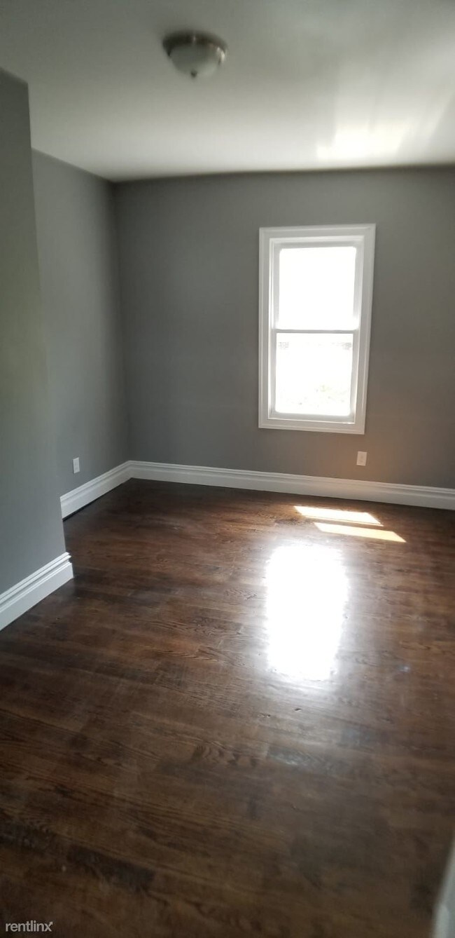 Foto del edificio - 3 br, 2 bath  - 85 willoughby St Apt 1