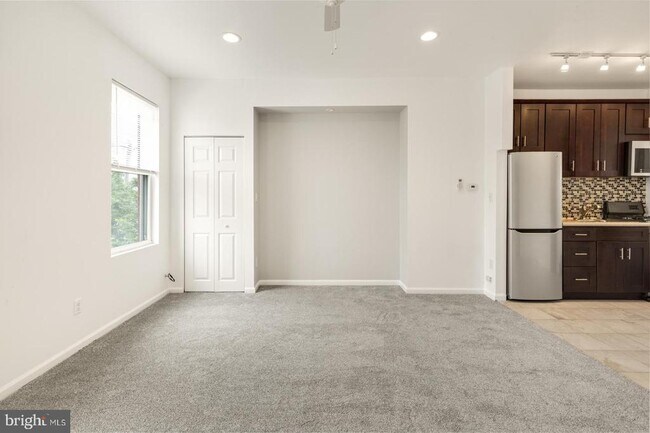 Foto del edificio - 2332 Poplar St