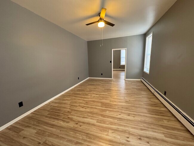 Building Photo - 539 Park Ave