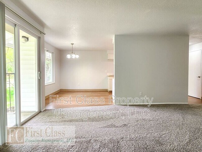 Building Photo - 12360 SW SUSSEX ST