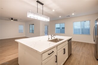 Building Photo - 494 Francesca Crst St