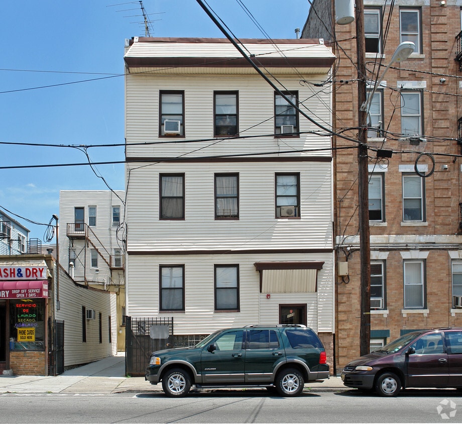 Building Photo - 1110 New York Ave