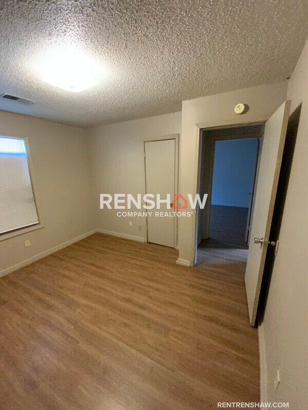 Foto del edificio - 320 Harton Ave