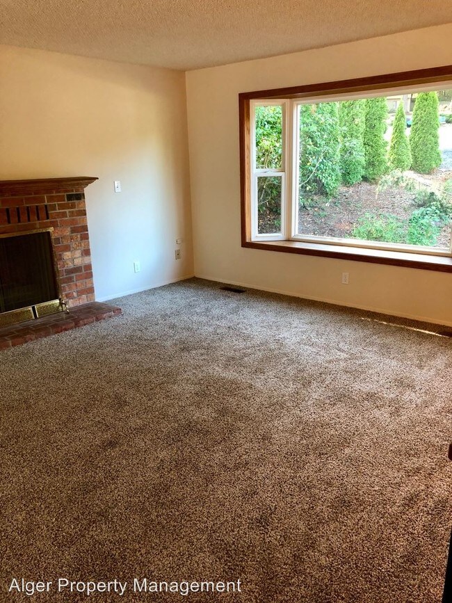 Foto del edificio - 3 br, 3 bath House - 3970 Fischer Park Ave NE