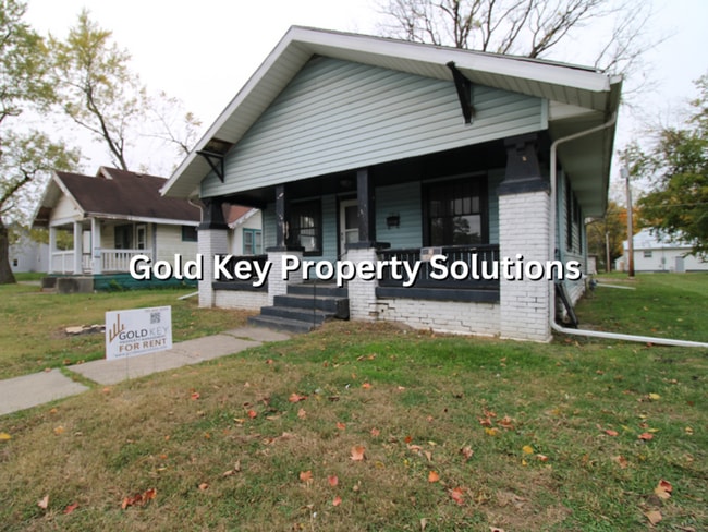 Building Photo - Spacious 2 BR 1 BA House with Covered Front Porch (SECTION 8 APPROVED)