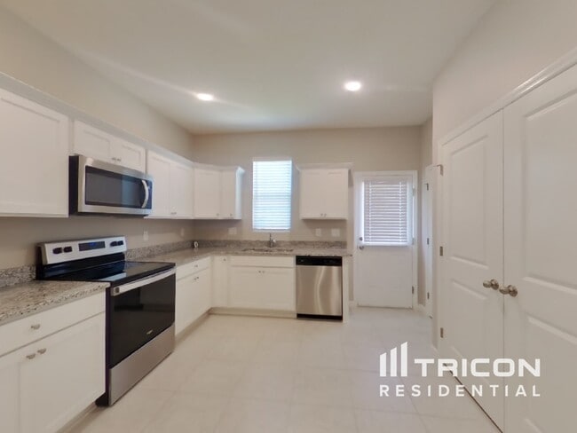 Foto del edificio - 2245 Litchfield Lp