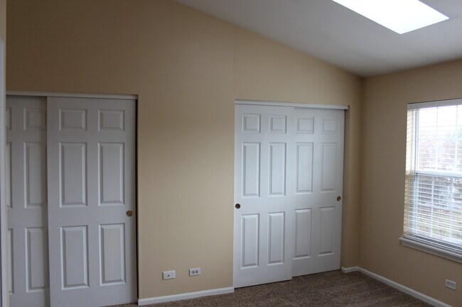 Building Photo - 1379 Grandview Court