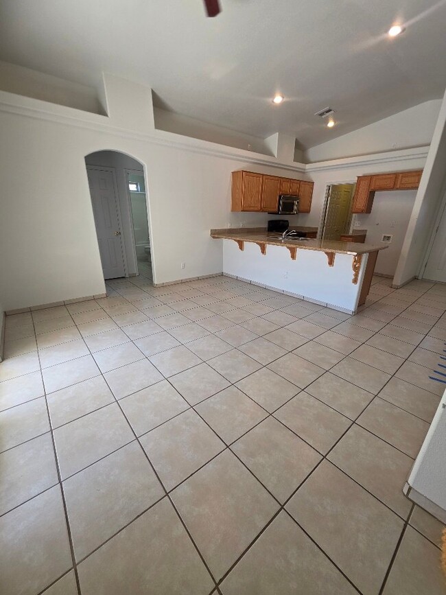 Building Photo - 3225 N Yavapai St