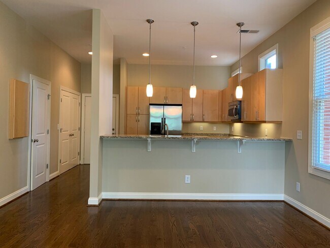 Foto del edificio - Stylish Germantown Townhome - Walkable Neighborhood