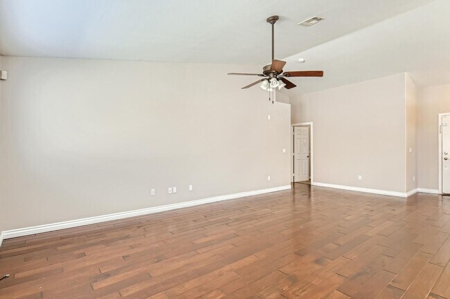 Building Photo - 1 Story, 3 Bedroom, 2 Bath Home located in...