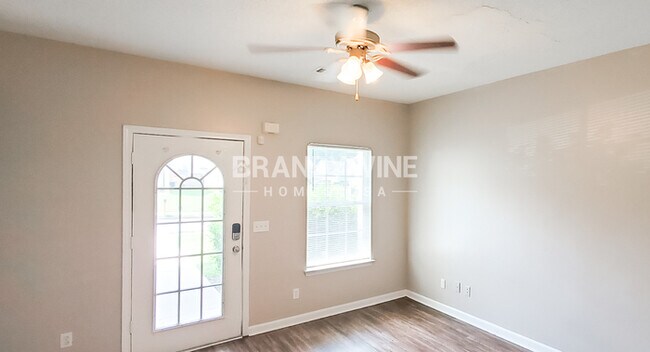 Foto del edificio - 395 Haverhill Ln