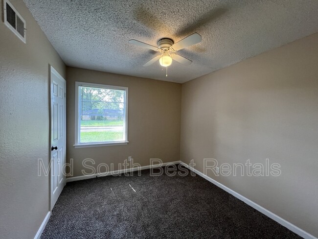 Building Photo - 3508 Boeingshire Dr