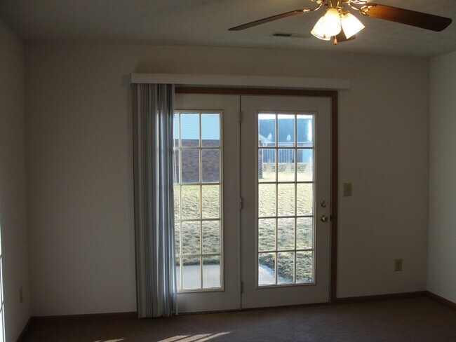 Building Photo - 2720 Fairview Ct