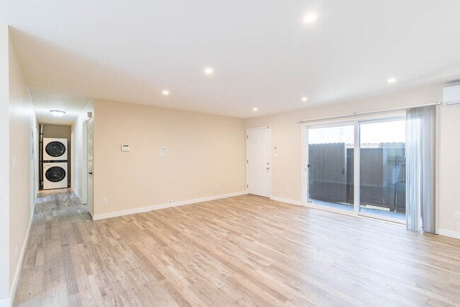 Foto del edificio - 2102 Mathews Ave