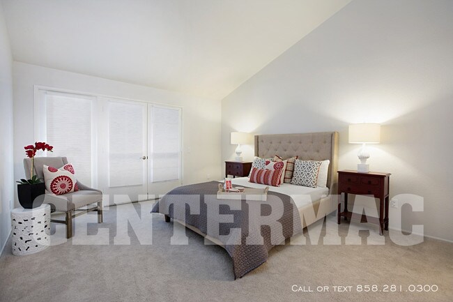 Foto del edificio - 11816 Bernardo Terrace