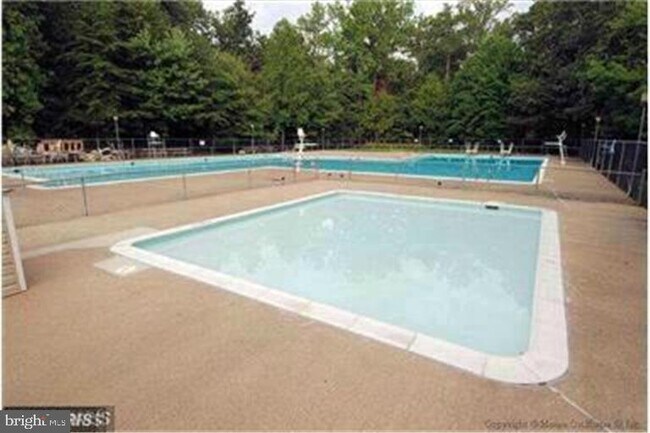 Foto del edificio - 8433 Sugar Creek Ln
