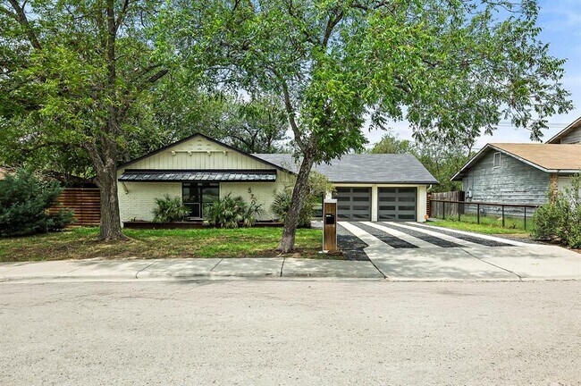Foto del edificio - 5702 N Hampton Dr