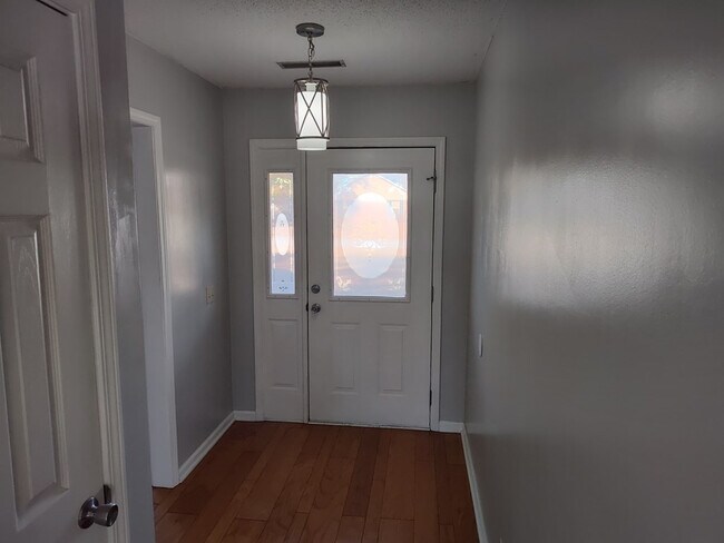 Foto del edificio - 1450 Morris Way Dr