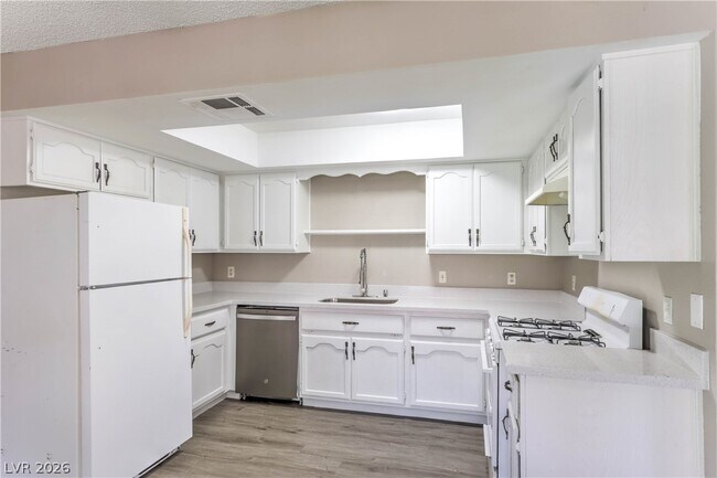 Foto del edificio - 6647 W Tropicana Ave