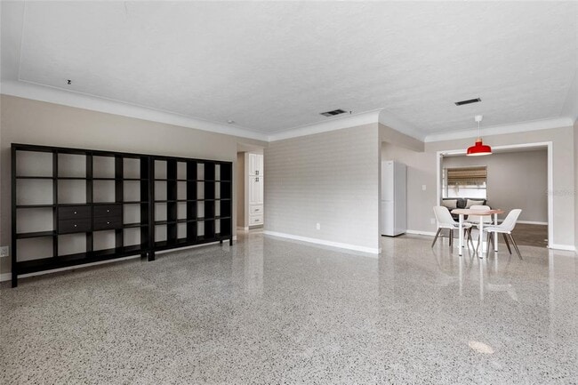 Foto del edificio - 2700 67th St N