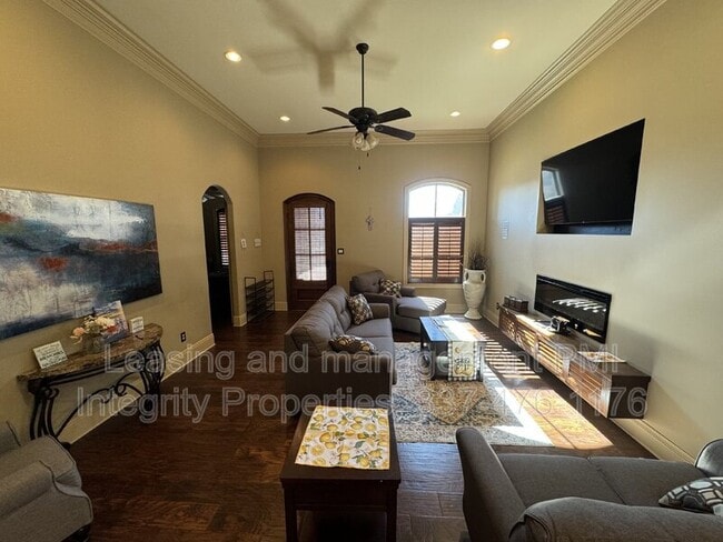 Building Photo - 330 Dunvegan Ct