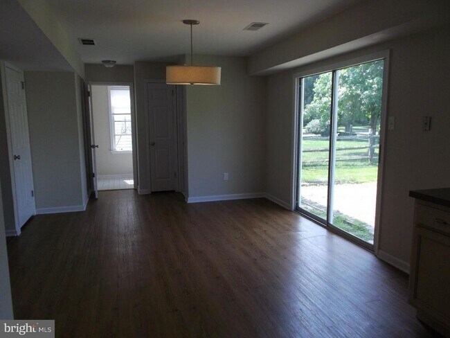 Building Photo - 4577 French Dr