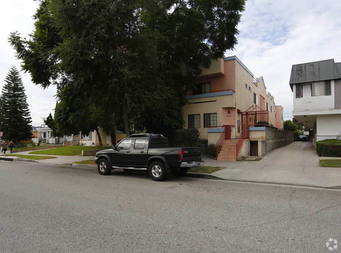 Primary Photo - 531 Fischer St