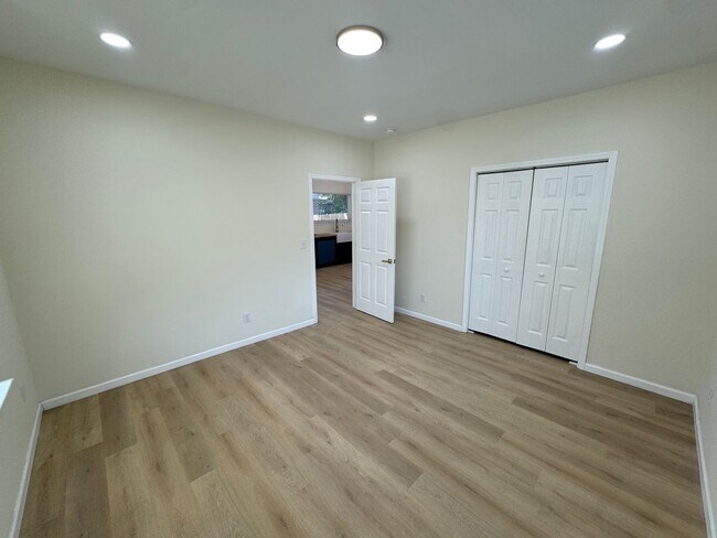 Foto del edificio - 2554 Selman Ave