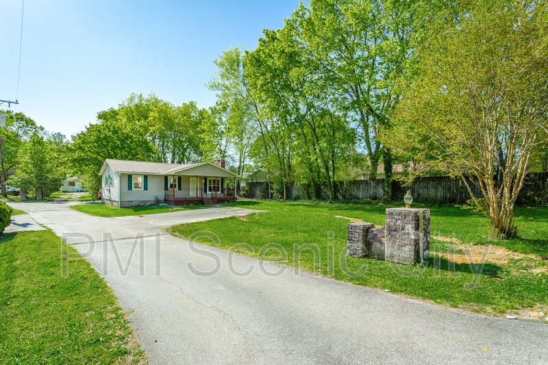1334 Greens Lake Rd, East Ridge, TN 37412 House Rental in East Ridge