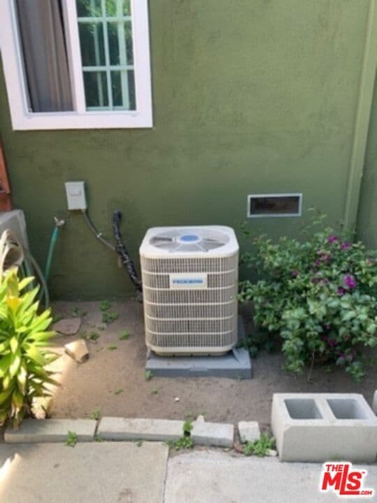 Foto del edificio - 1112 Ocean Park Blvd