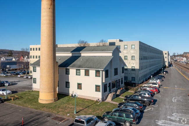 Building Photo - Judd Square