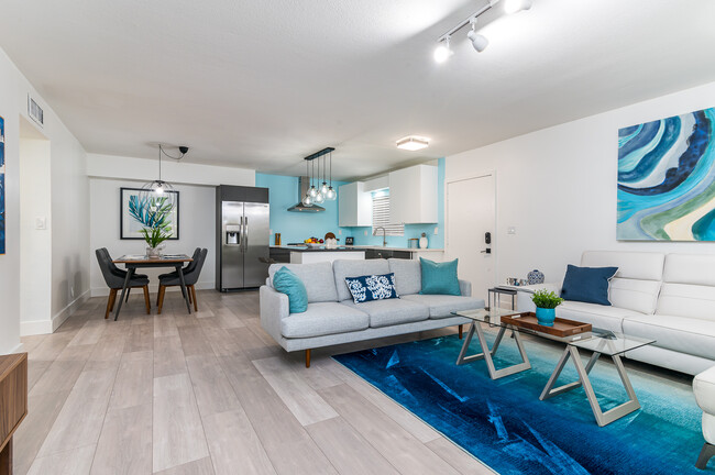 Living Room - 261 Deer Creek Blvd