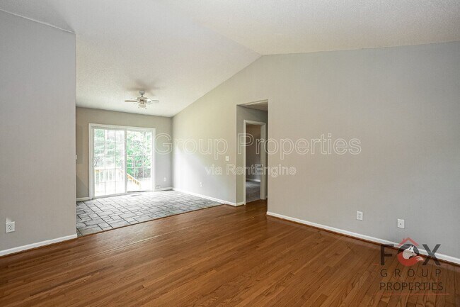 Foto del edificio - 184 Brook Creek Dr