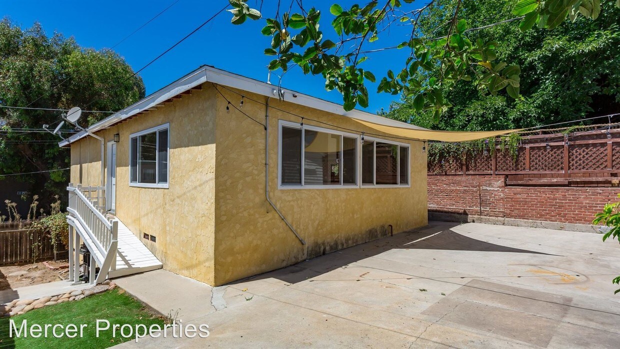 Primary Photo - 3426-3428 Cherokee Ave