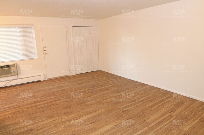 Building Photo - 301 Peterson St