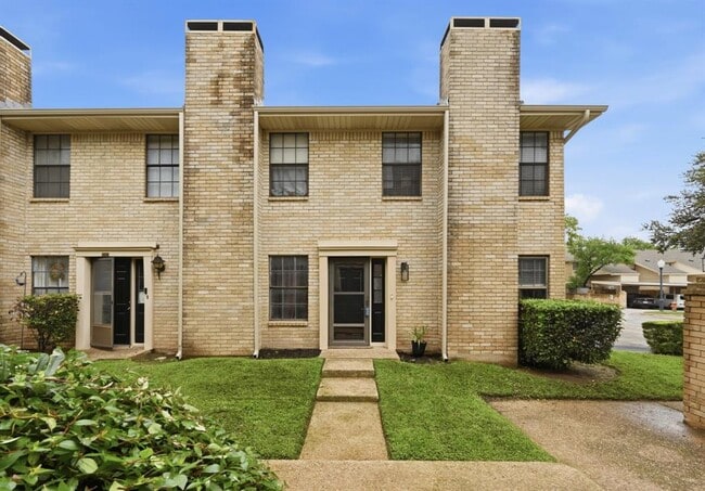 Building Photo - 8400 Jamestown Dr