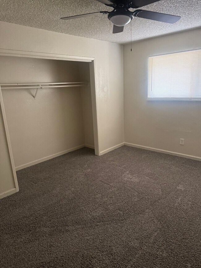 Foto del edificio - 3254 E Olive Ave