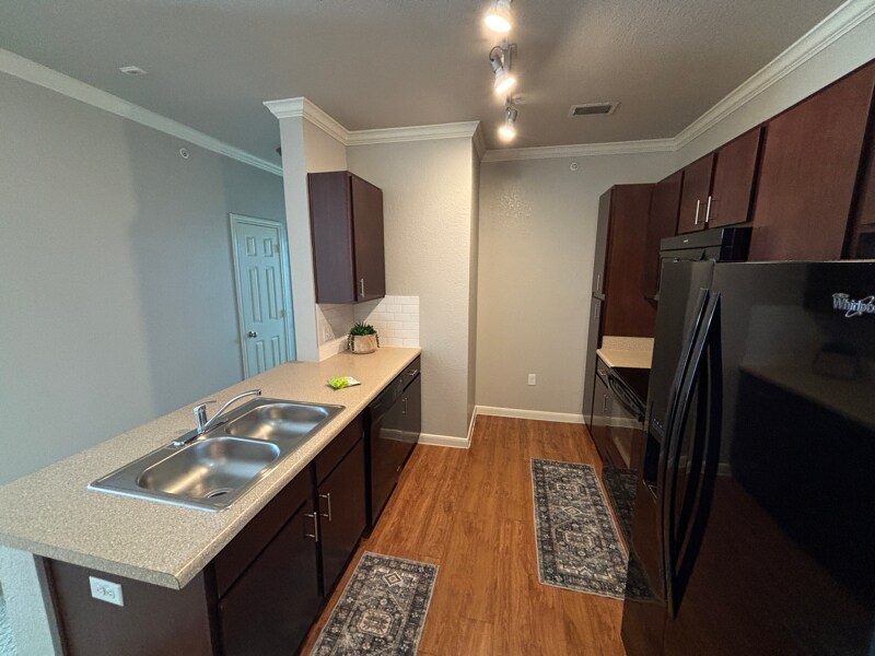 Foto principal - 1811 Medical Pkwy