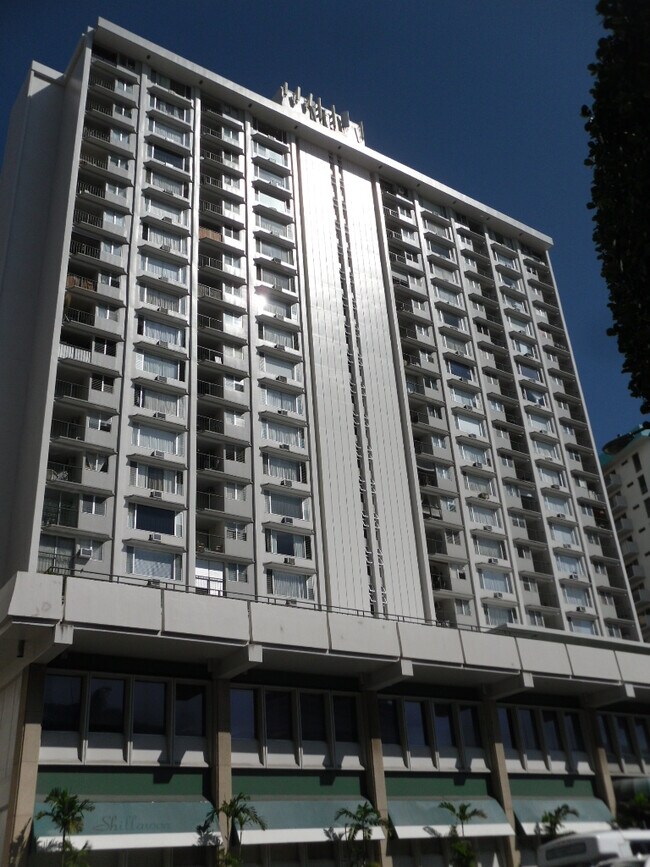 Building Photo - 747 Amana St