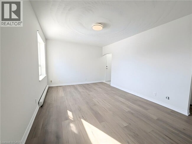 Building Photo - 6 Caithness St E