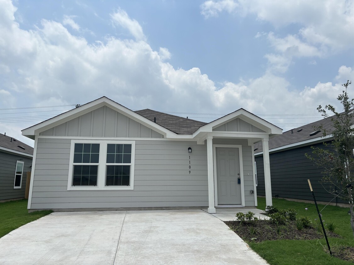 Primary Photo - 1109 Catfish Ln