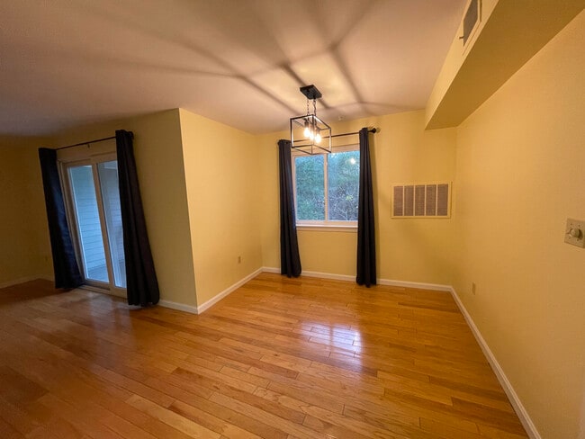 Building Photo - 20 Beals Cove Rd