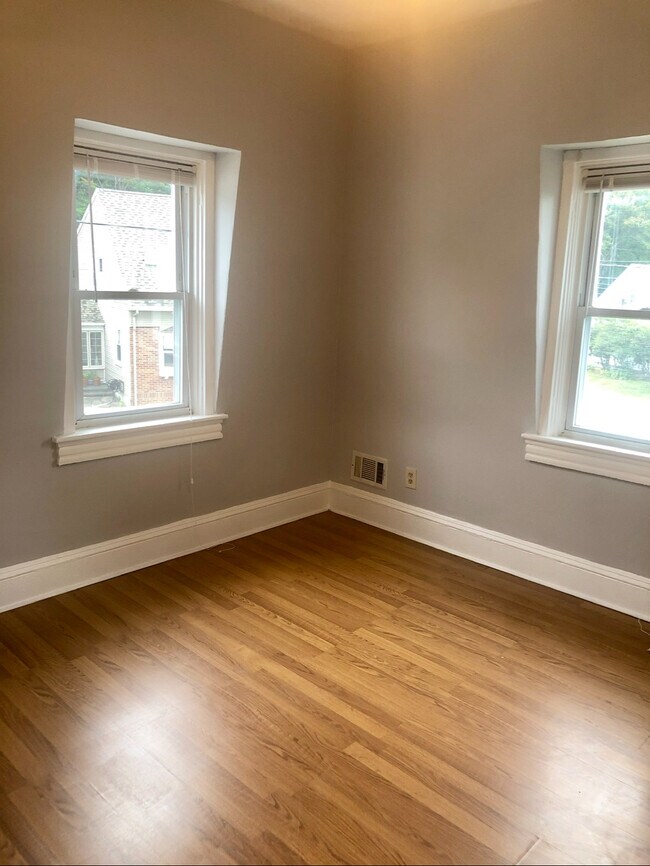 Foto del edificio - 188-2 Fruit Hill Ave