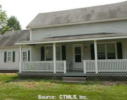 Foto del edificio - 15 East Granby Rd