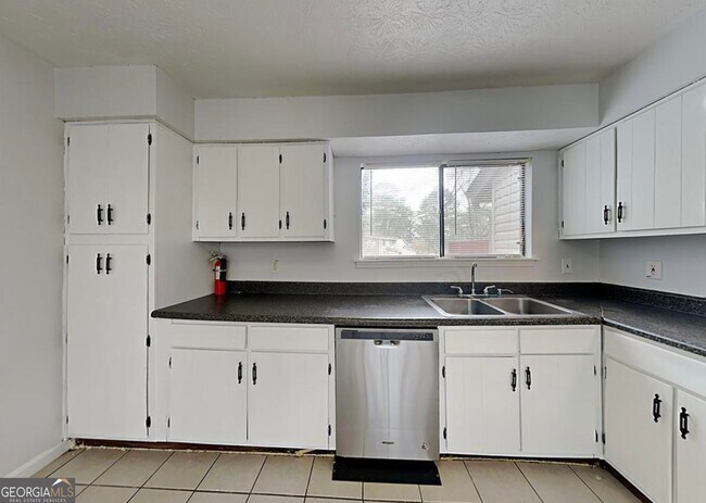 Foto del edificio - 8577 Parkside Dr