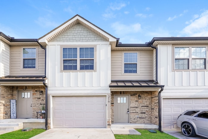 Primary Photo - Stunning 3 Bedroom Townhome with Attached ...